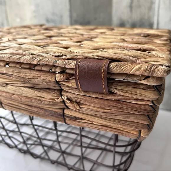 🌴Farmhouse Metal Wire Storage Basket with Removable Woven Wicker Top - Picture 5 of 14